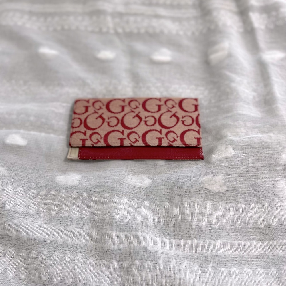 Guess wallet